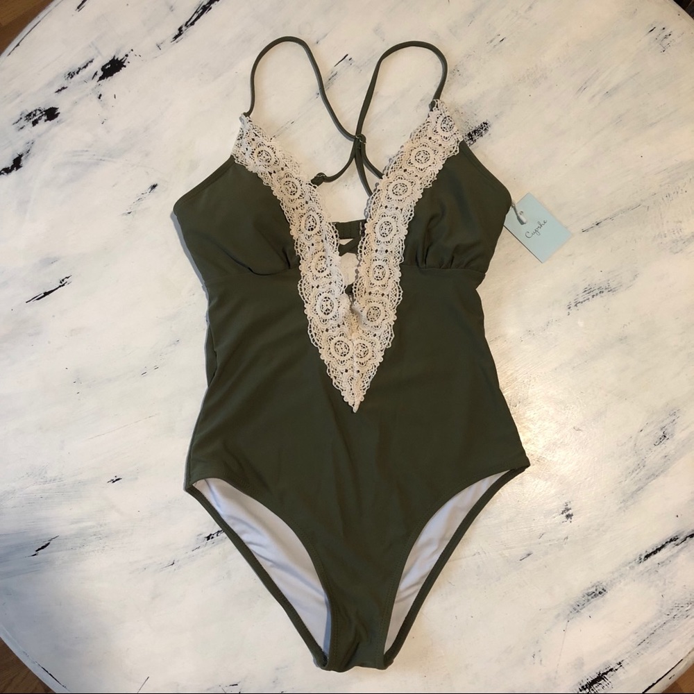 Cupshe green bathing suit - medium